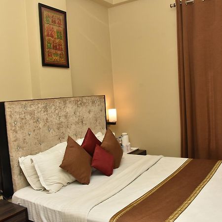 Hotel Vibhav Harsh Váránaszi Kültér fotó
