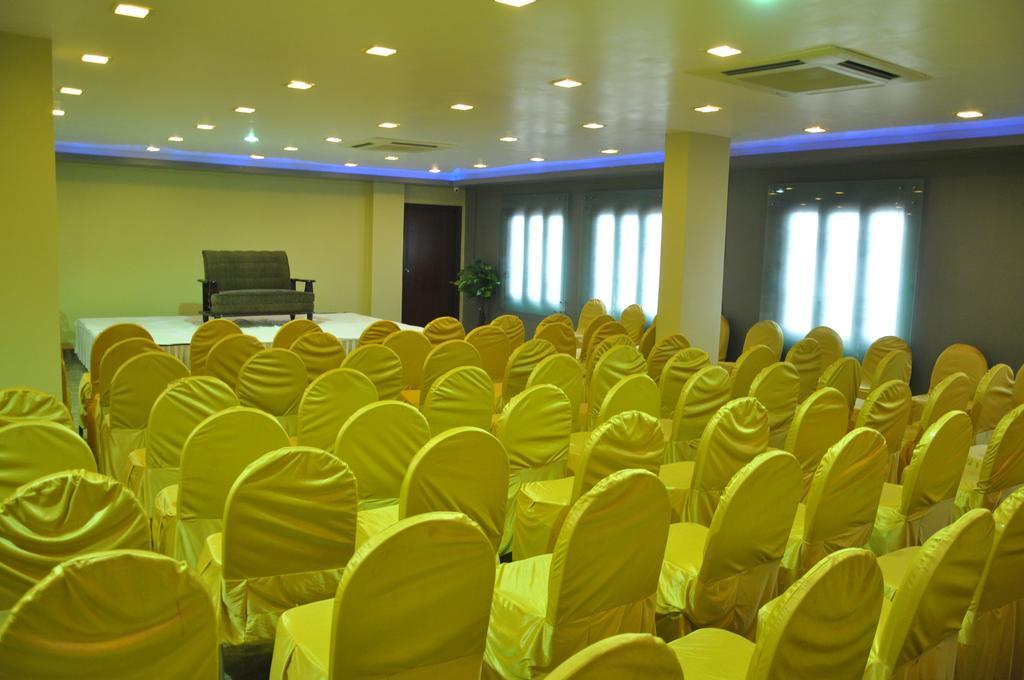 Hotel Vibhav Harsh Váránaszi Kültér fotó