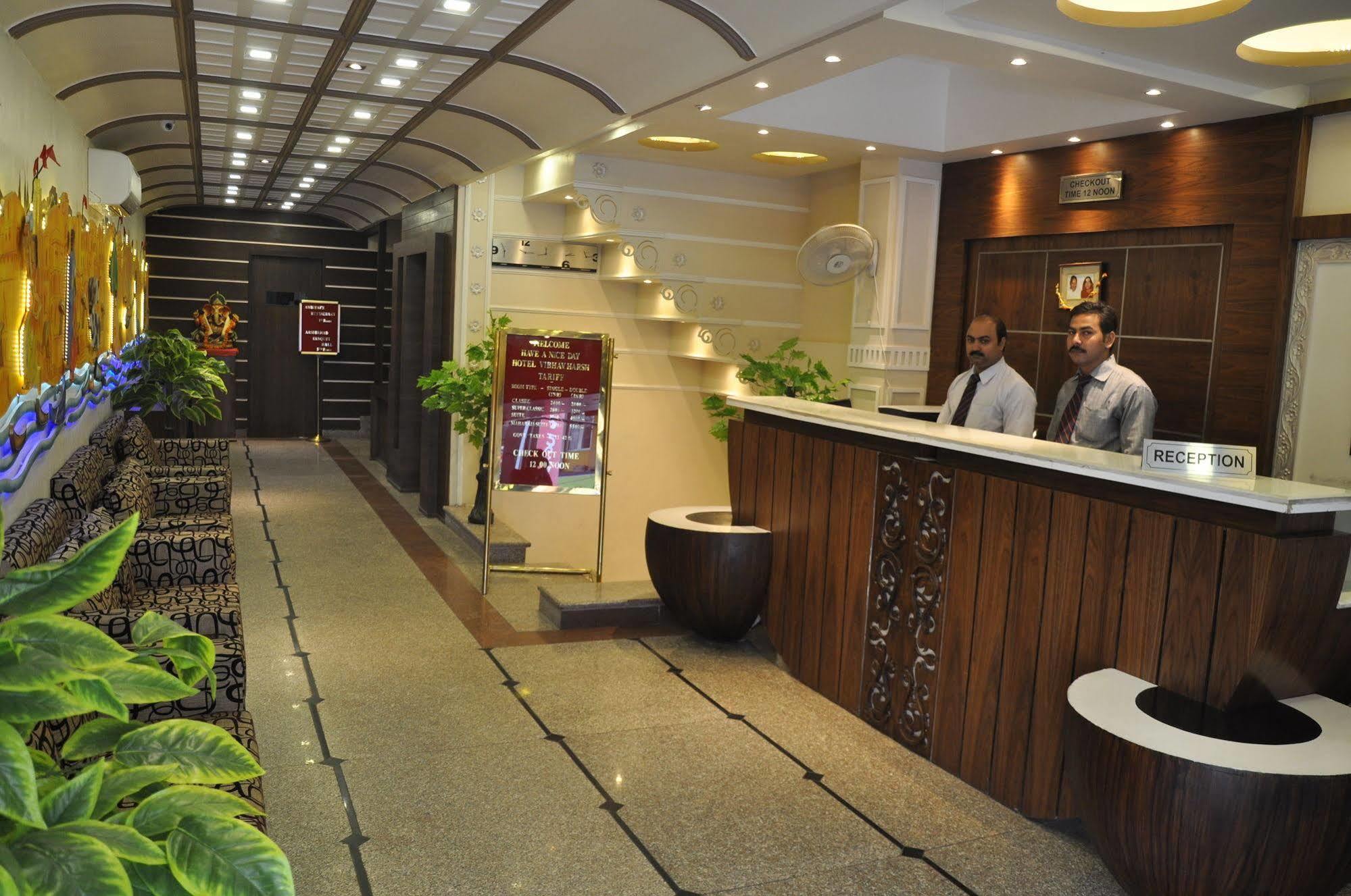 Hotel Vibhav Harsh Váránaszi Kültér fotó