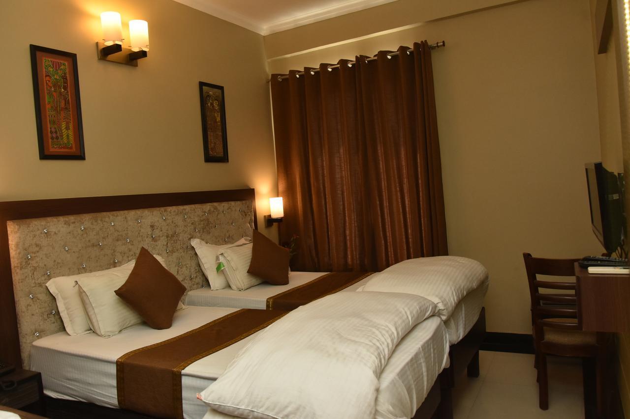 Hotel Vibhav Harsh Váránaszi Kültér fotó