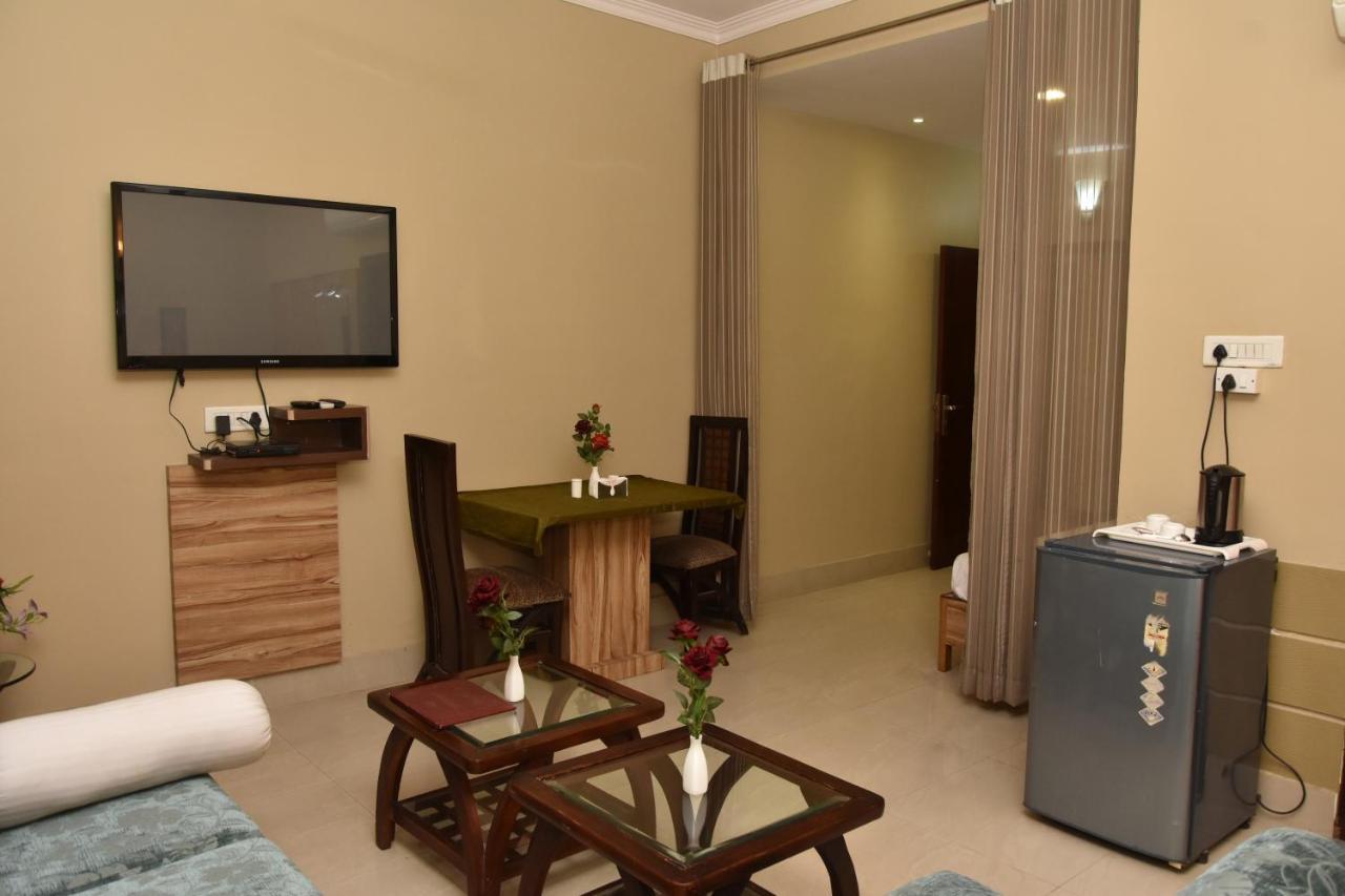 Hotel Vibhav Harsh Váránaszi Kültér fotó