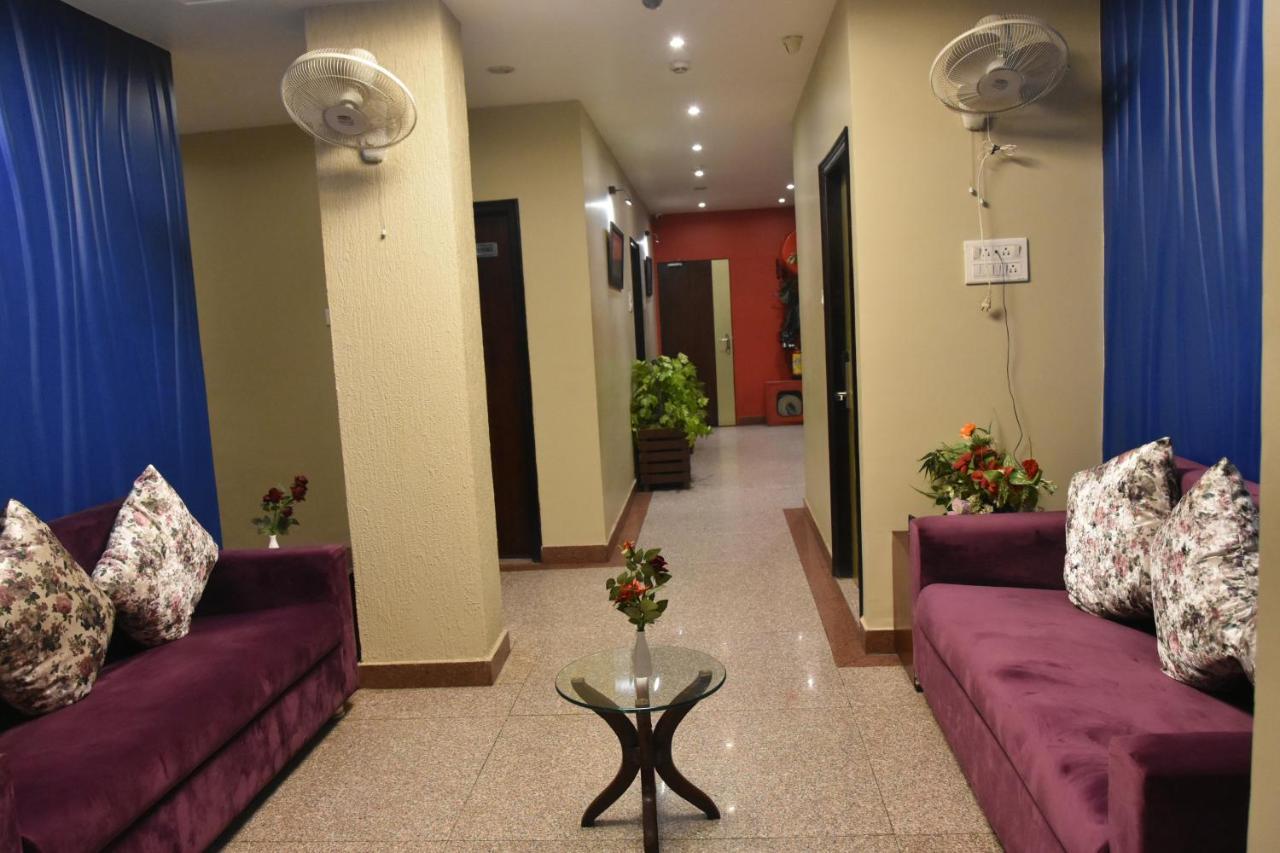 Hotel Vibhav Harsh Váránaszi Kültér fotó