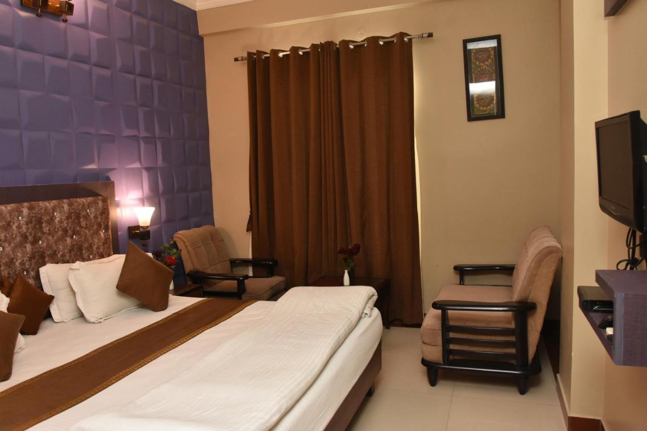 Hotel Vibhav Harsh Váránaszi Kültér fotó